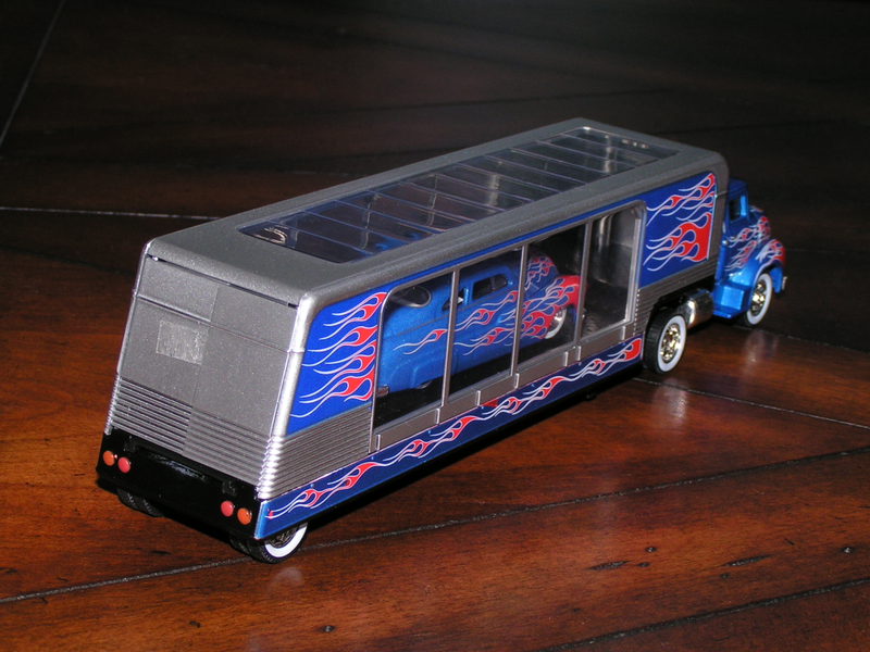 Illustration for article titled Hot Sixty 4th: M2 Ford C-500 COE and Custom trailer